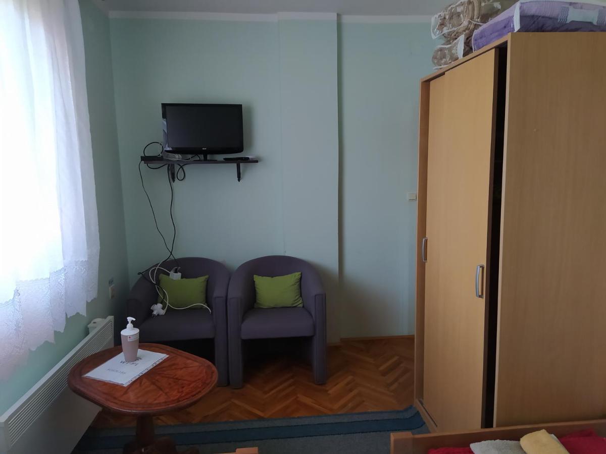 Apartment & Rooms Aleksandar Golubac Exteriör bild
